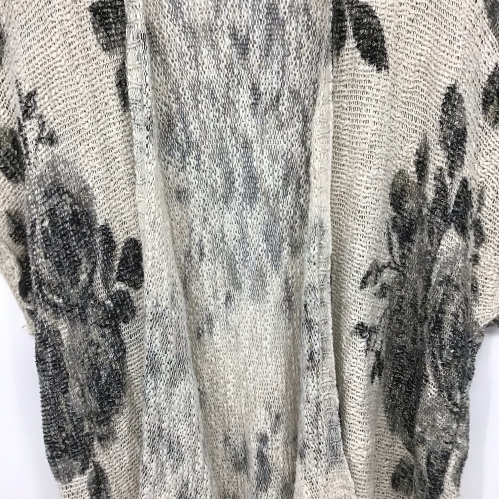Abercrombie & Fitch White Gray Floral Open Front Loose Knit Cardigan - Picture 4 of 15